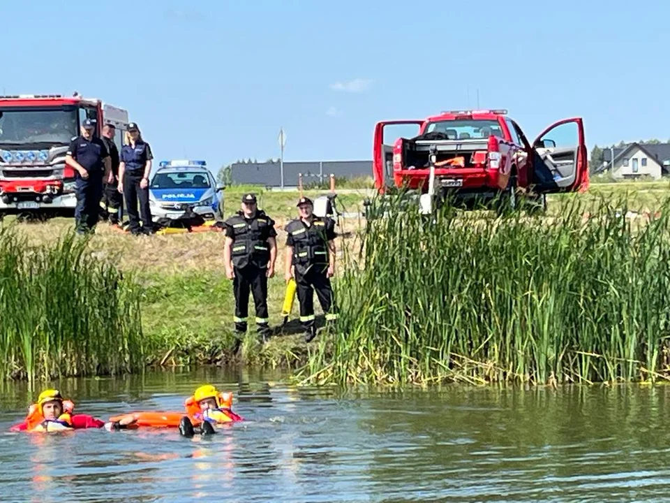 Powiat bialski: Policjanci i strażacy pilnują bezpieczeństwa nad wodą