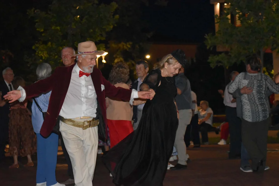 Plac Wolności zamienił się w parkiet! (foto) - Zdjęcie główne