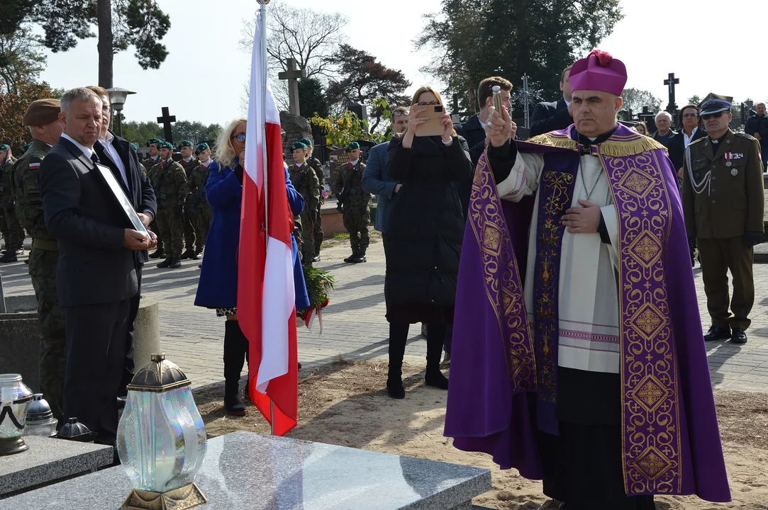 Odsłonięcie nagrobka żołnierza AK Karola Chlebickiego w Chodlu