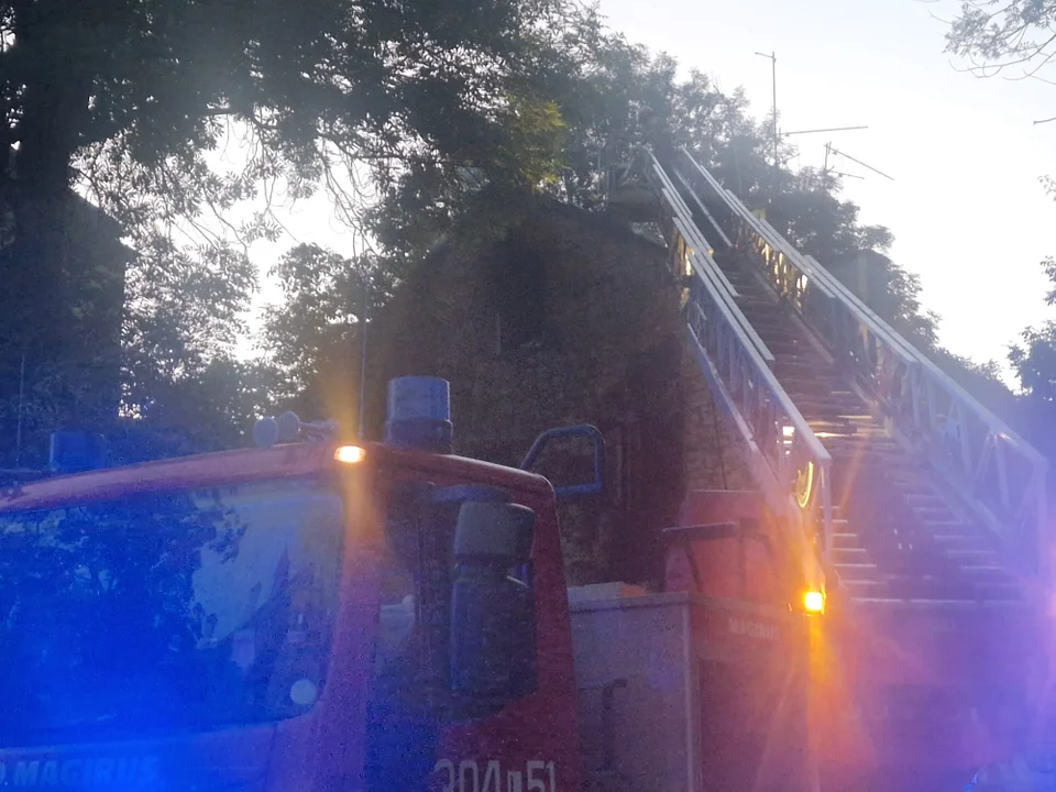 Lublin: Tragiczny pożar kamienicy. Policjanci i strażacy podają wstępne ustalenia