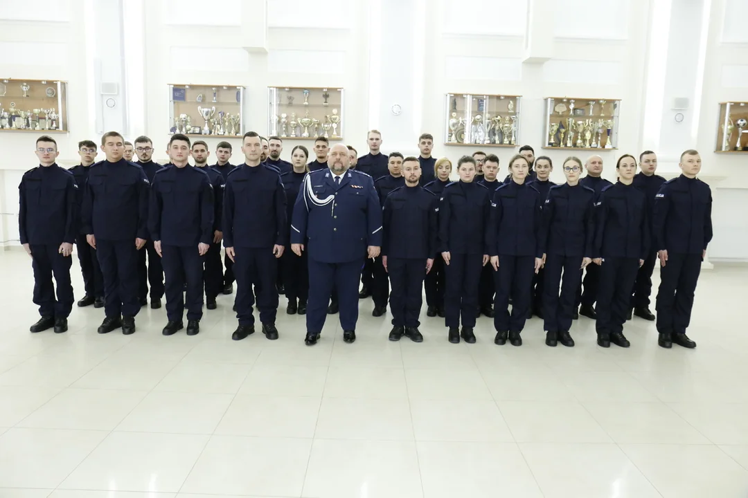 Nowi policjanci w lubelskim garnizonie. Złożyli już uroczyste ślubowanie