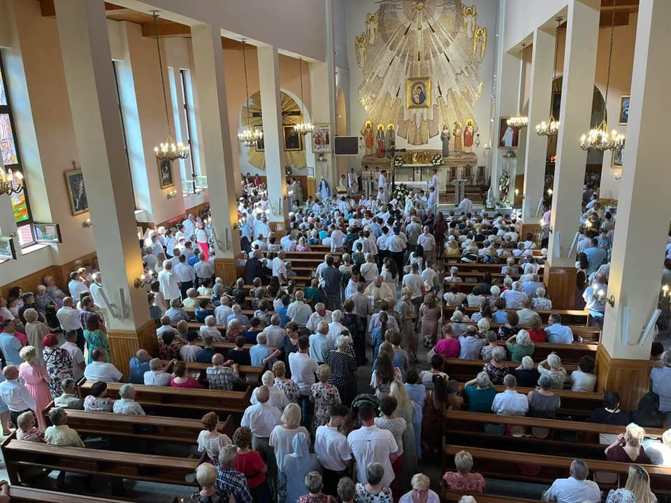 Procesja Bożego Ciała w parafii Matki Kościoła w Łukowie