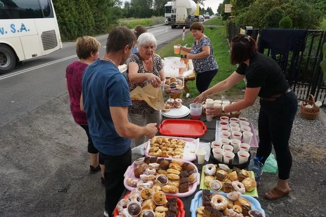Wola Rudzka: KGW powitało pielgrzymów