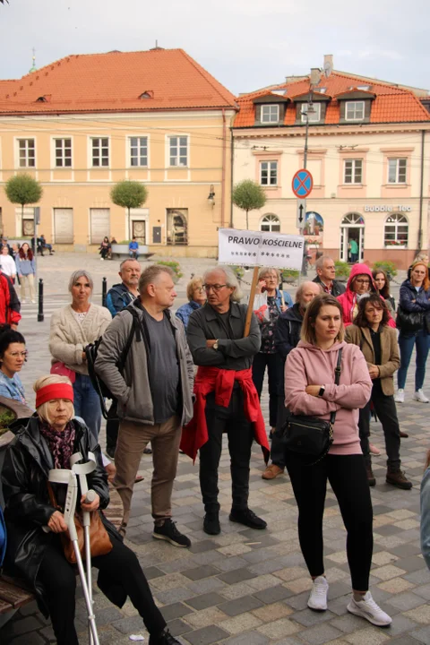 "Ani jednej więcej". Protest w Lublinie po śmierci ciężarnej Doroty