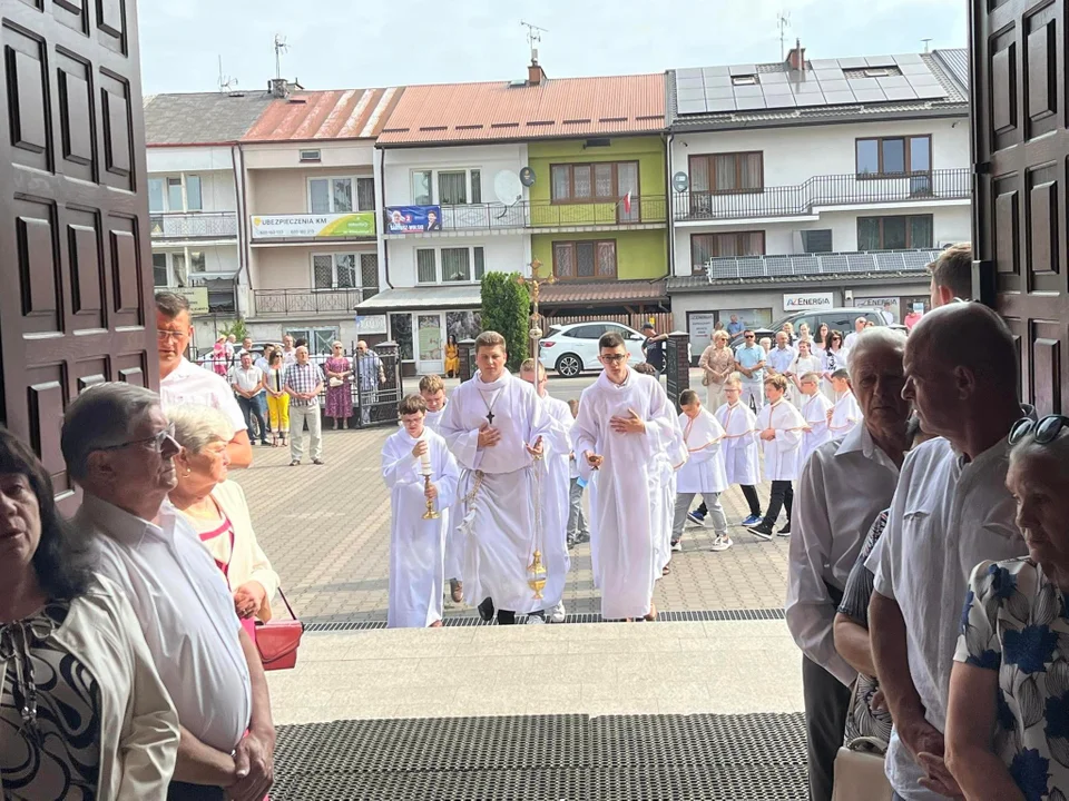 Procesja Bożego Ciała w parafii Matki Kościoła w Łukowie