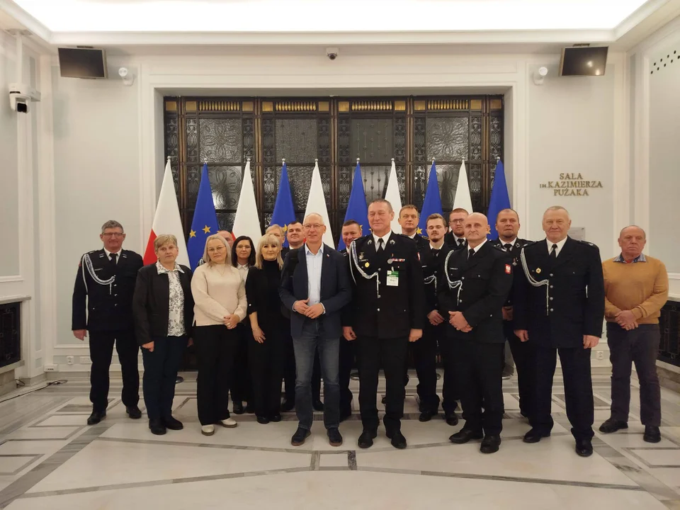 Strażacy z OSP Stanin z wizytą w Sejmie na zaproszenie posła Sławomira Skwarka - Zdjęcie główne