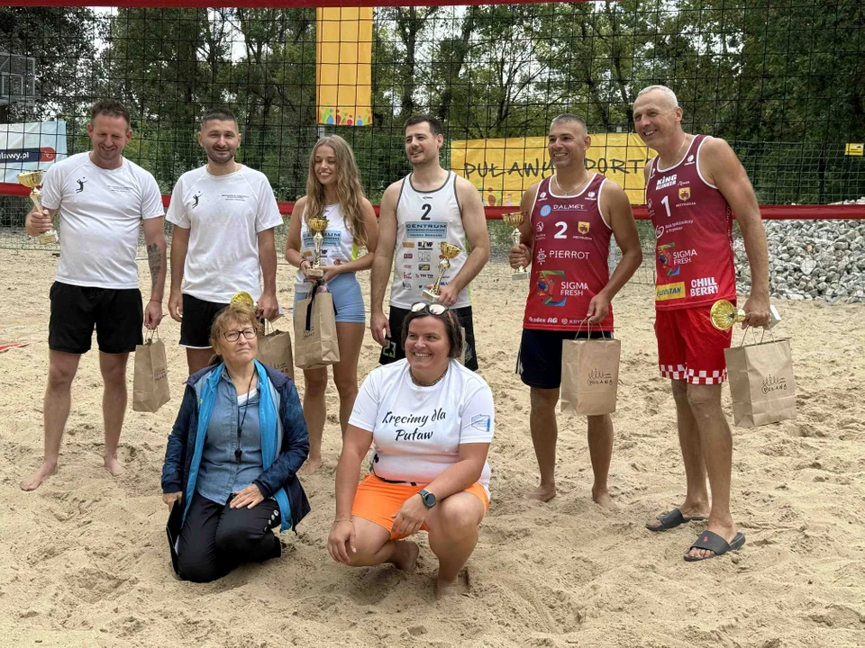 Puławy: Siatkarze plażowi zakończyli tegoroczny sezon (zdjęcia) - Zdjęcie główne