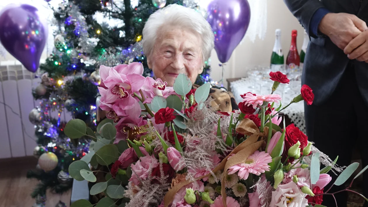 Jubileusz mieszkanki gminy Firlej. Urszula Mitura skończyła 100 lat! (zdjęcia) - Zdjęcie główne