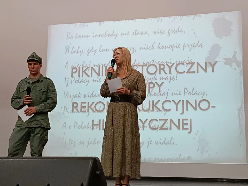 Młodzi pasjonaci zaprosili kolegów na piknik historyczny