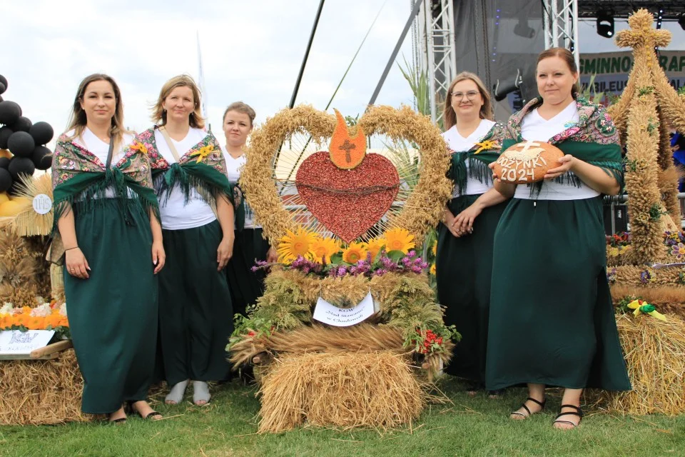 Barwne wieńce podbiły serca mieszkańców Michowa (ZDJĘCIA) - Zdjęcie główne