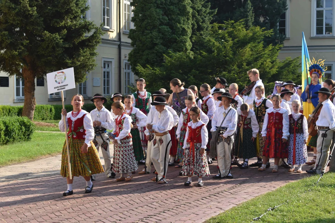 Wielkie święto folkloru w Puławach. Wystartował Międzynarodowy Festiwal Folklorystyczny „World Wide" (zdjęcia) - Zdjęcie główne