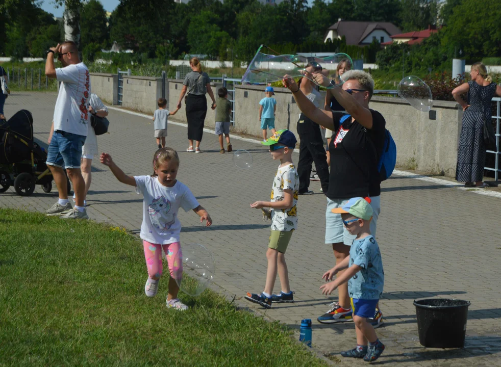 Dzień Baniek Mydlanych w Puławach (zdjęcia)