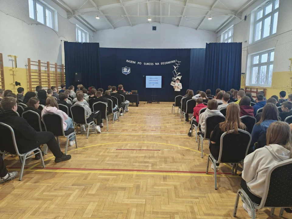 Egzamin ósmoklasisty bez tajemnic. Uczniowie „oswajali się” w Halasach