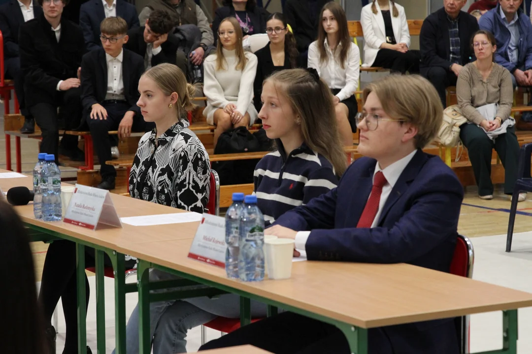 II sesja Młodzieżowej Rady Miasta - rozdane stypendia