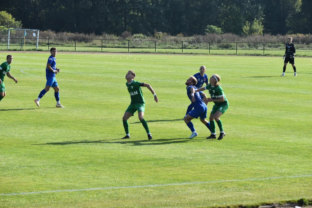 Huragan - Tanew (04.10)