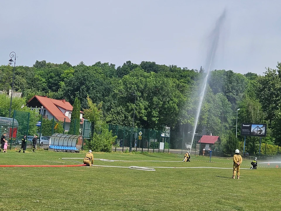 Strażacki duch walki pomimo upału – za nami Międzygminne Zawody Sportowo-Pożarnicze Gmin Nałęczów i Wąwolnica 2025 (galeria)