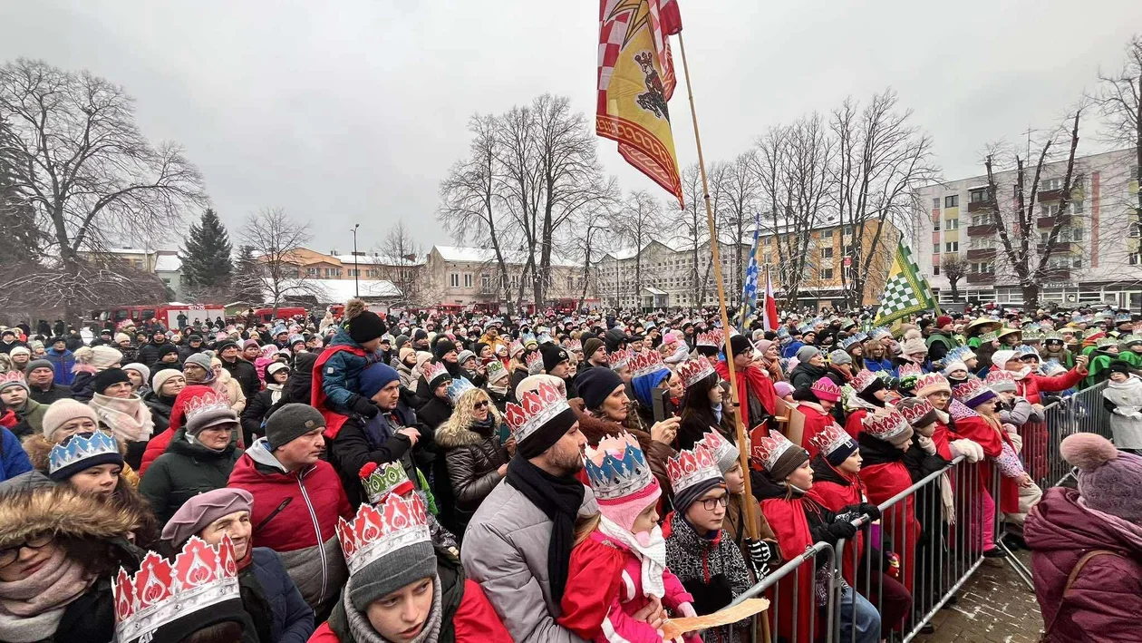 Orszak Trzech Króli w Biłgoraju. Tak uczcili dzień Objawienia Pańskiego (foto) - Zdjęcie główne