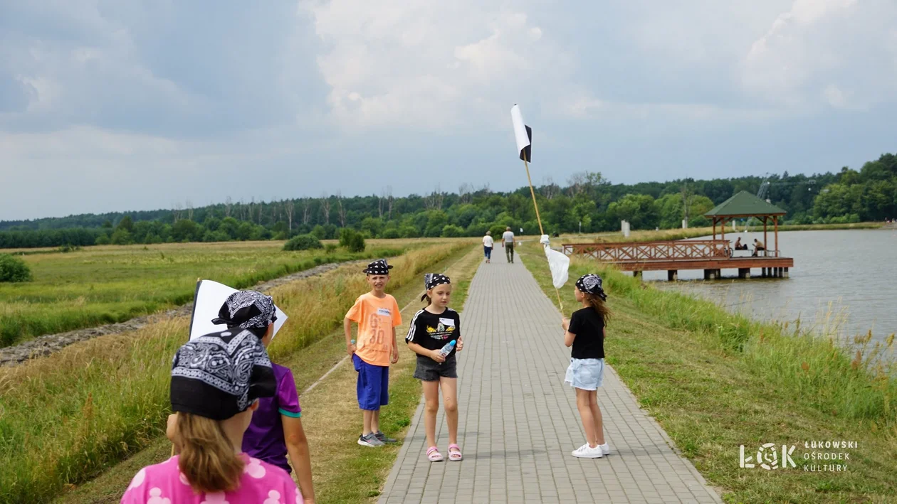 Wakacje ŁOK 2023. Obóz piratów nad Zalewem Zimna Woda