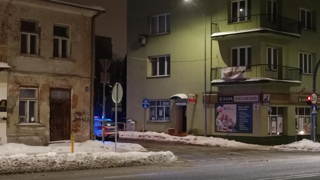 Kolizja na jednej z głównych ulic. Na miejscu pracują służby - Zdjęcie główne