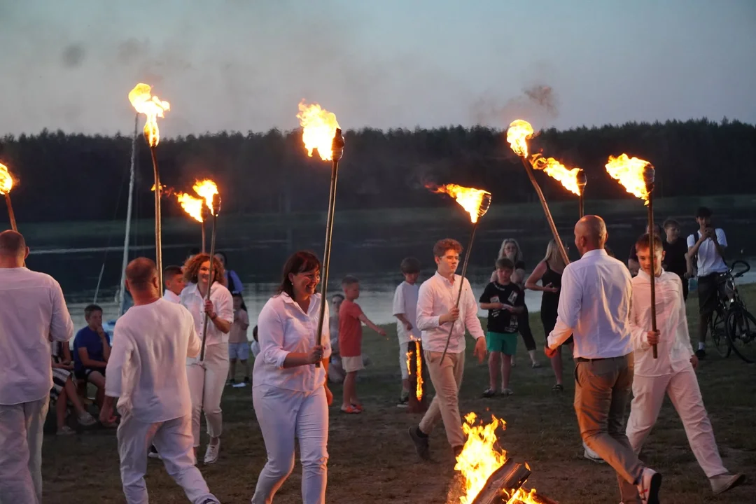 Biszczańskie Sobótki za nami! Magia tradycji nad Zalewem Biszcza-Żary (foto) - Zdjęcie główne