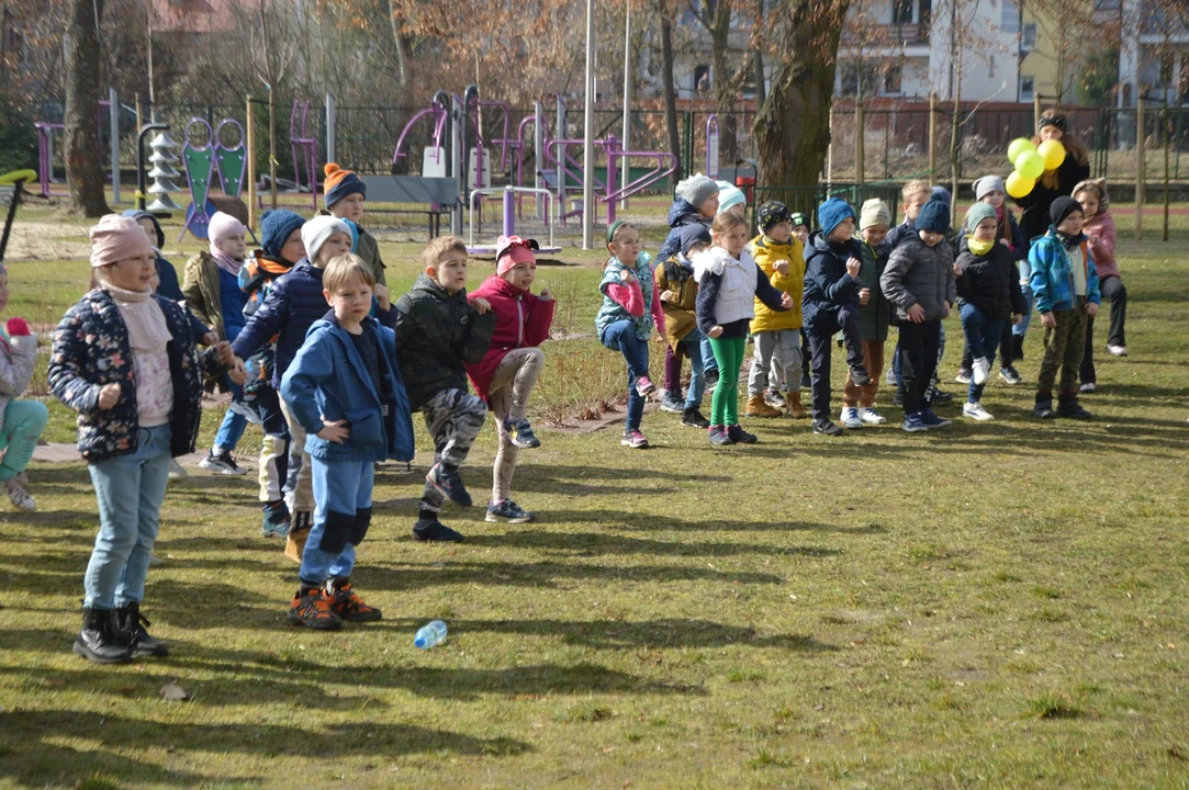 Otwarcie ogrodu sensorycznego i plac zabaw w SP nr 4 im. Mikołaja Kopernika w Puławach