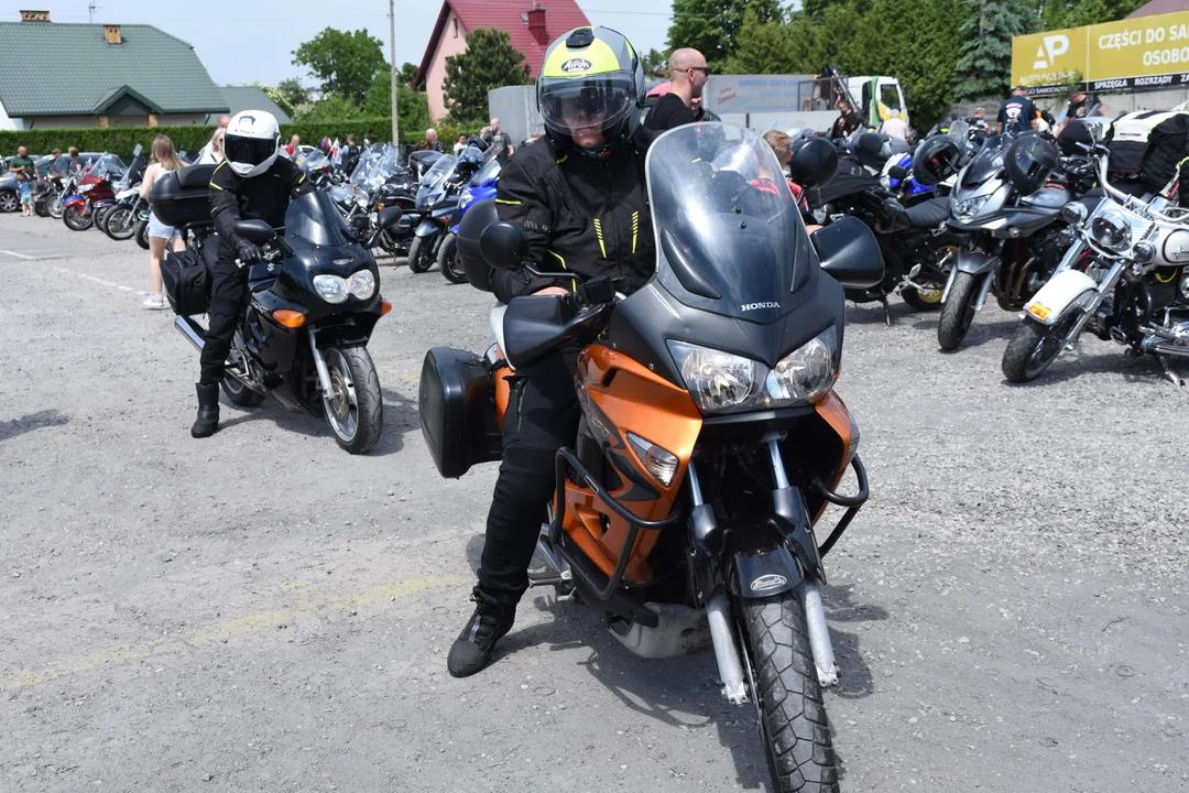 Motocykliści opanowali Łuków. Część I