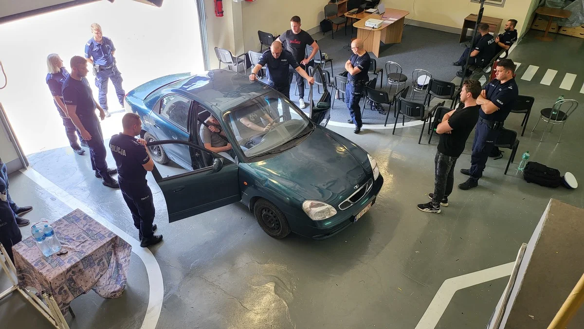 Lublin: Policjanci rozłożyli kolczatki. Po co?