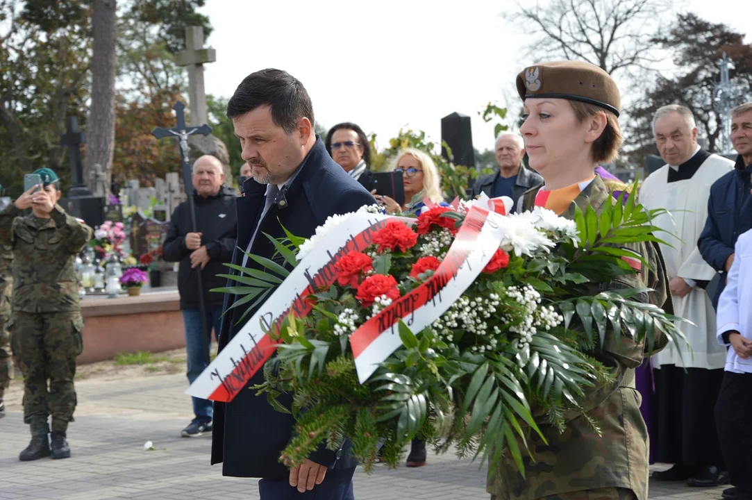 Odsłonięcie nagrobka żołnierza AK Karola Chlebickiego w Chodlu