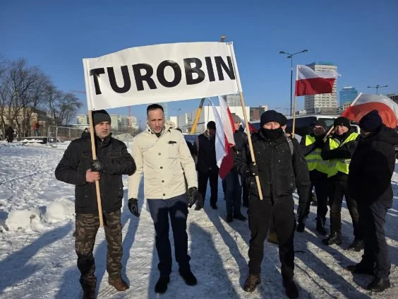 „Wielkie rozczarowanie"!  Rolnicy z Ziemi Biłgorajskiej byli na proteście w Warszawie (foto) - Zdjęcie główne