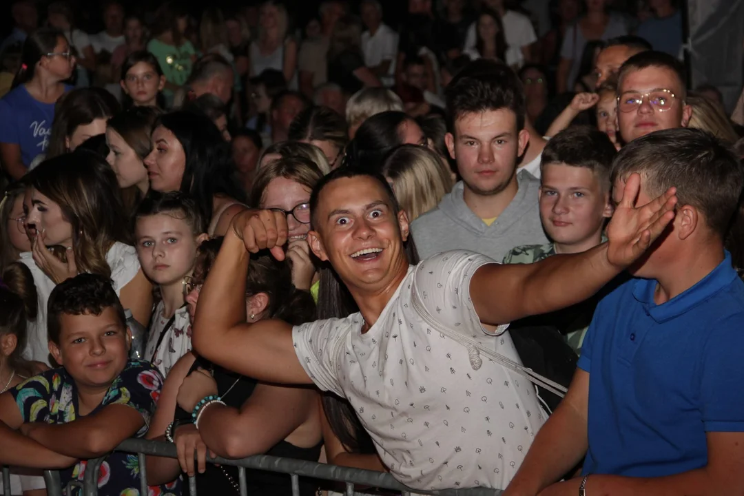 Tłumy na dożynkach w Krzywdzie. Wieńce, turniej sołectw i disco polo