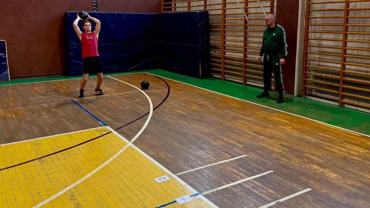 Lublin: Skrócona droga do służby w policji. Ponad 90 uczniów przystąpiło do testu sprawnościowego