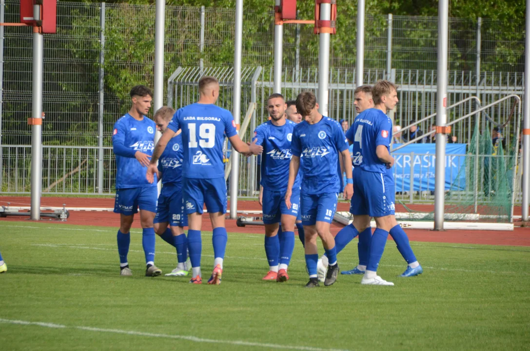 Trwa mecz Łada 1945 Biłgoraj – Stal Kraśnik (foto) - Zdjęcie główne