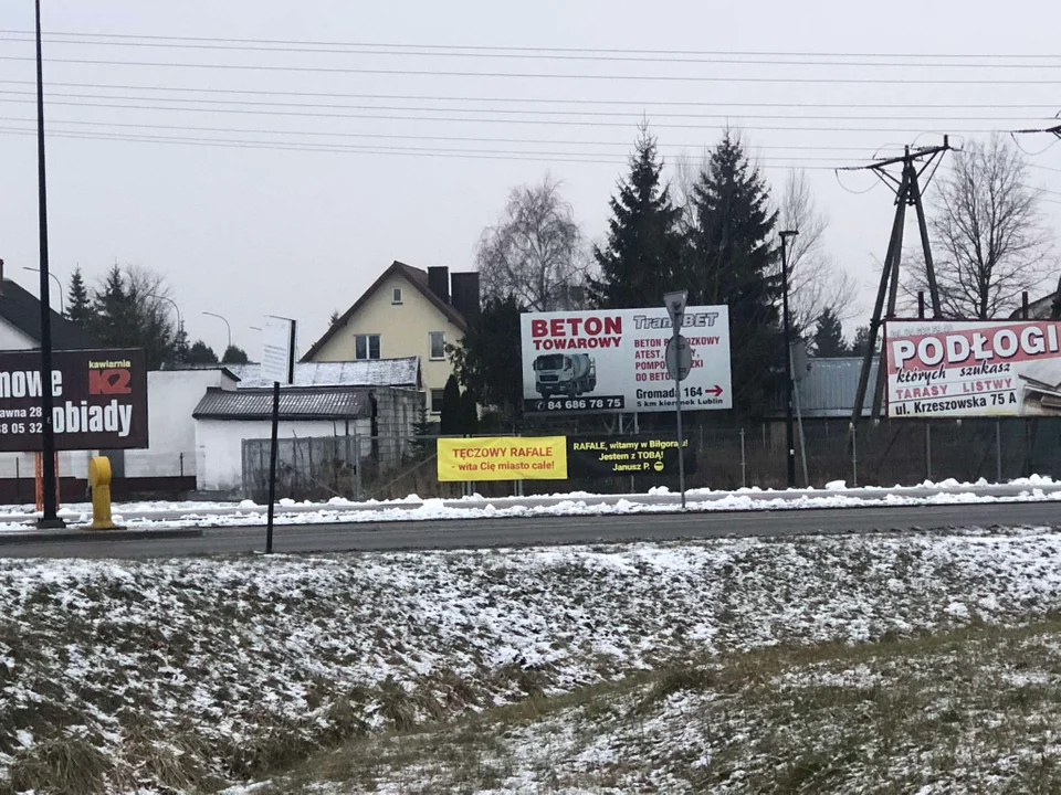 Nowe banery w Biłgoraju. Borowiec: "Ta amatorszczyzna to nie moja robota!" (foto) - Zdjęcie główne