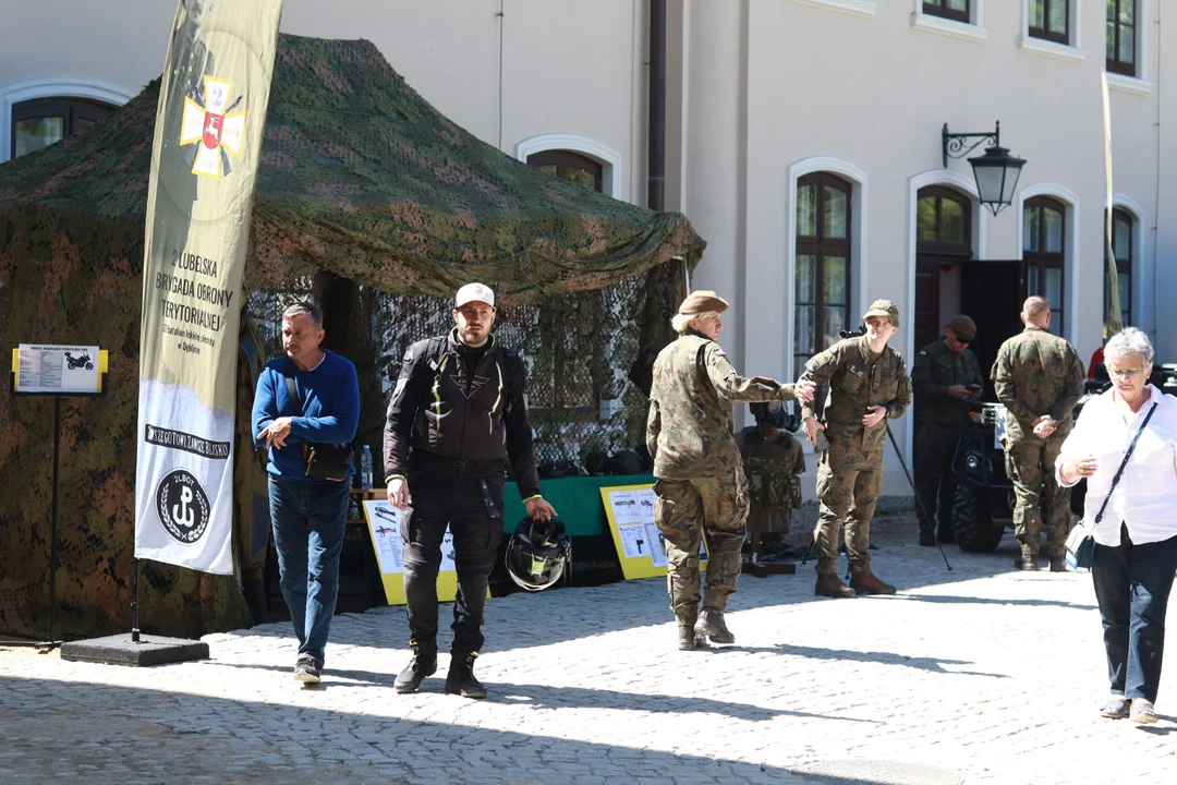 Mundurowa Majówka w Kozłówce