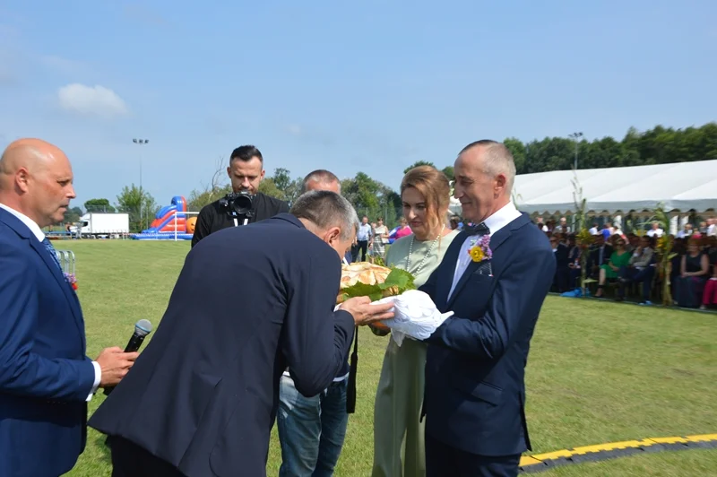 W gminie Wohyń trwają  dożynki powiatowo - gminne i rozpoczynają się koncerty gwiazd wieczoru - Zdjęcie główne