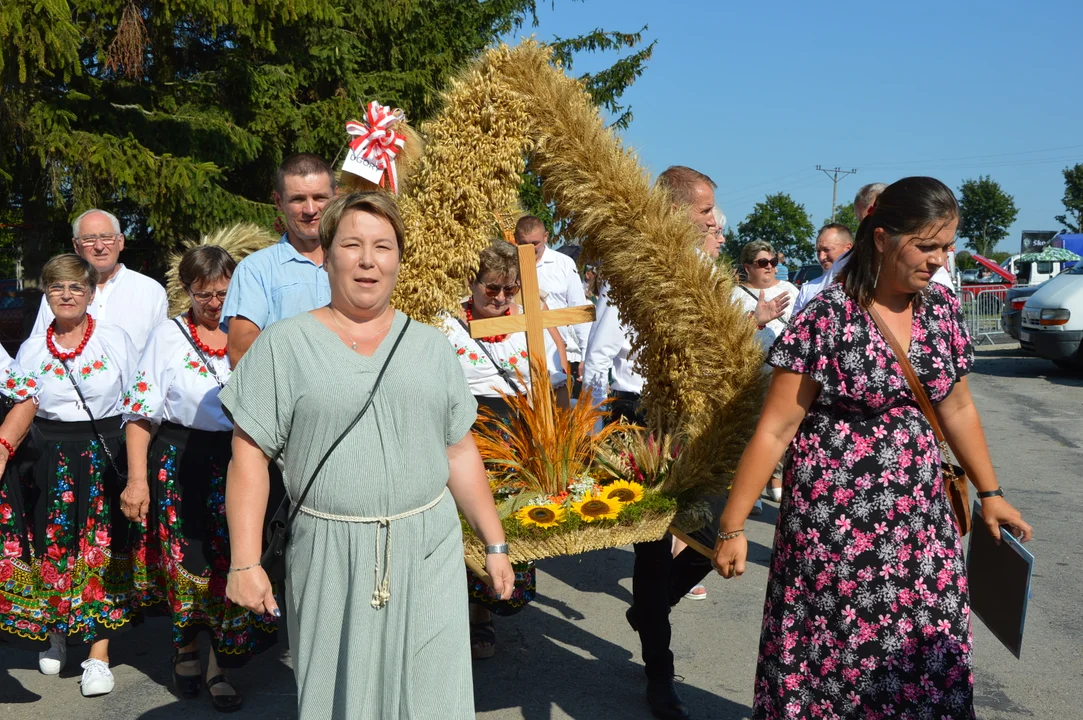 W niedzielę w Józefowie nad Wisłą odbyły się Dożynki Gminne