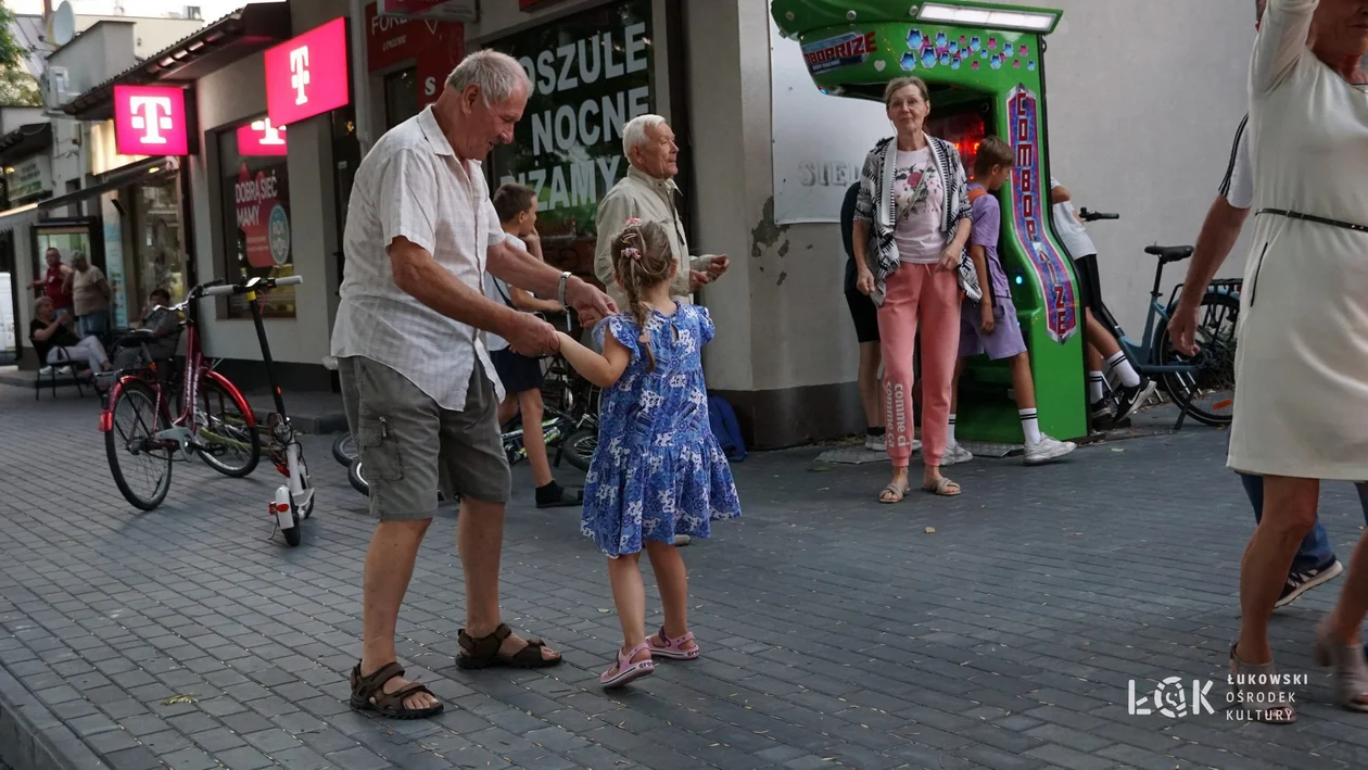 Żarciowozy i potańcówka w Łukowie