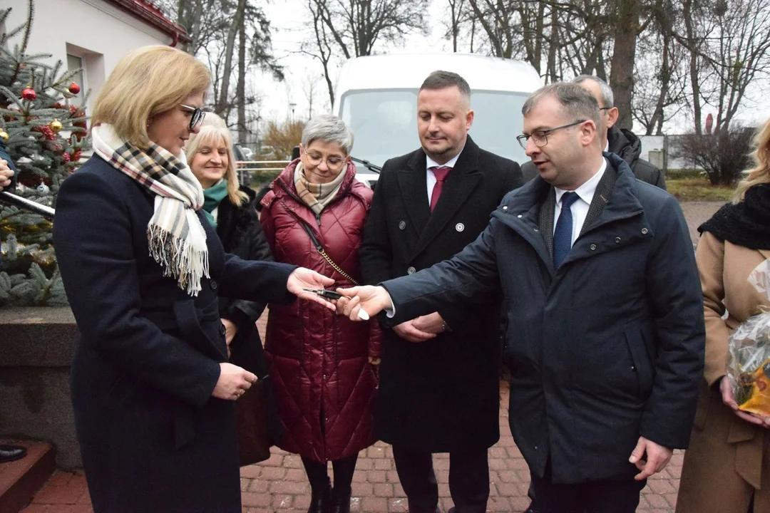 Bus, który znosi bariery. Nowy samochód dla ORW w Łęcznej - Zdjęcie główne