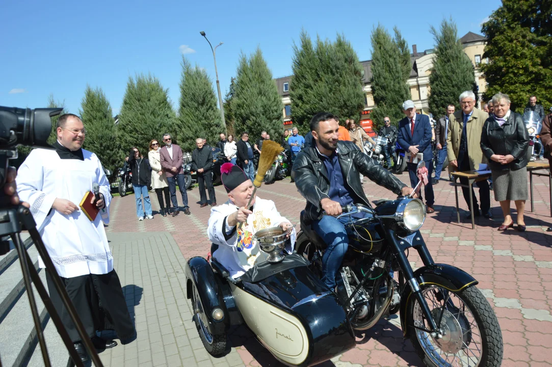 W radzyńskim Sanktuarium MBNP otwarto sezon motocyklowy. Poświęcono ponad 160 motocykli - Zdjęcie główne