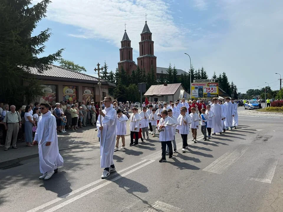 Procesja Bożego Ciała w parafii Matki Kościoła w Łukowie