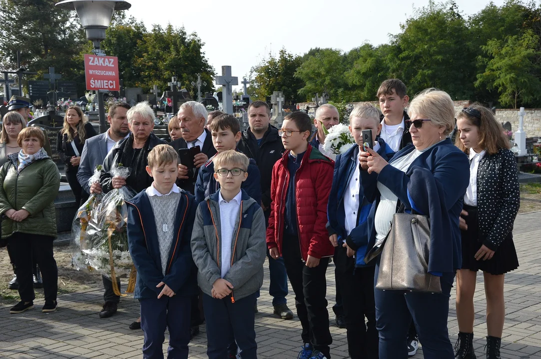 Odsłonięcie nagrobka żołnierza AK Karola Chlebickiego w Chodlu