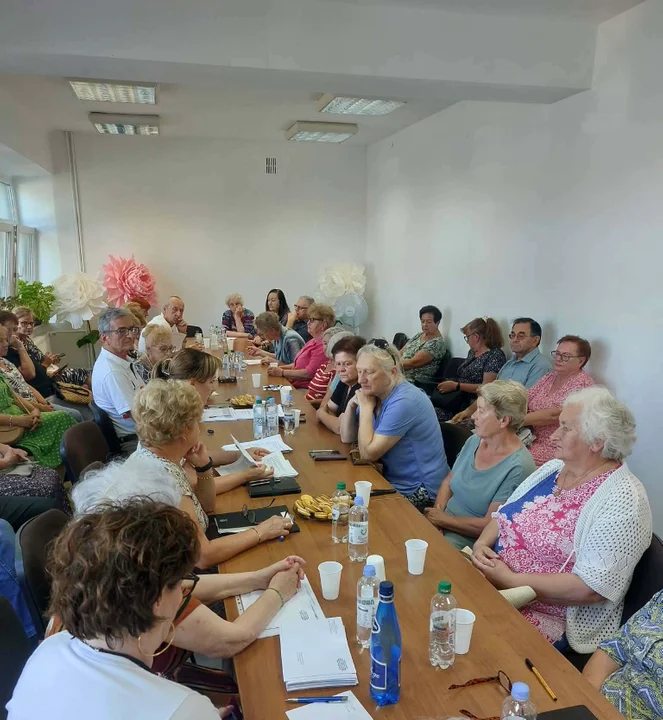 Seniorzy z pomysłami na aktywną jesień. Ruszył nowy projekt w powiecie opolskim (foto) - Zdjęcie główne