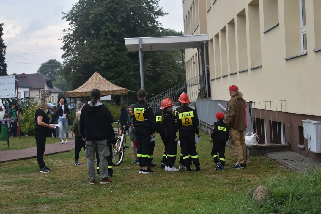 Zabawa i edukacja w jednym - tak wyglądał piknik "Bezpiecznie z Koziołkami" w Baranowie. ZOBACZ ZDJĘCIA