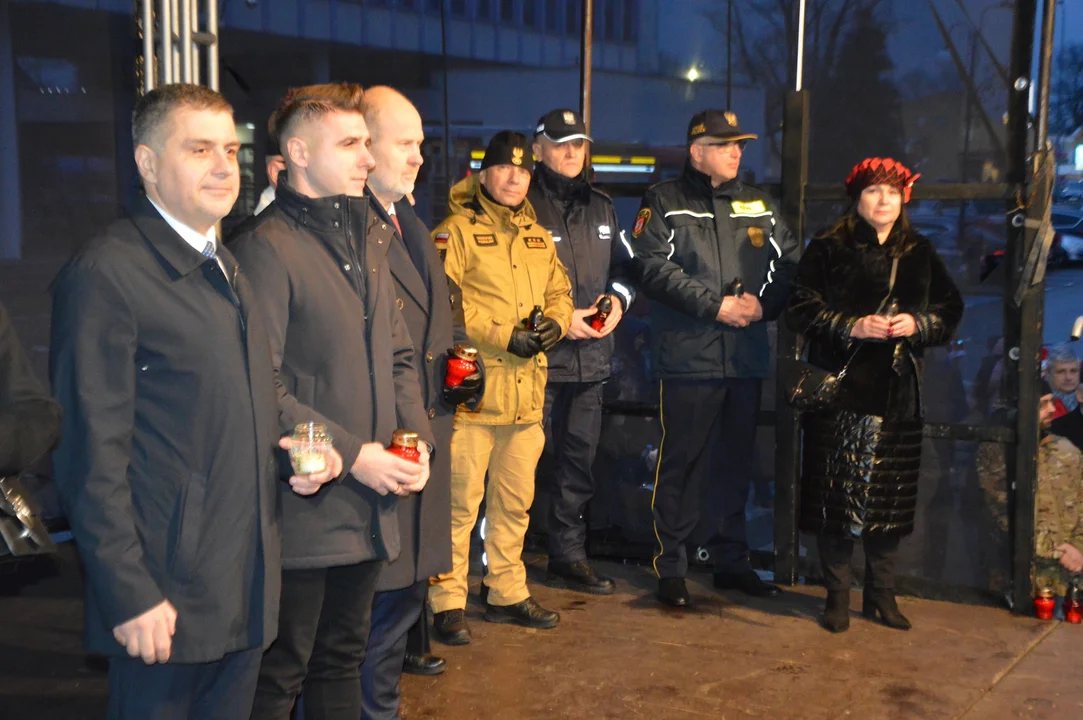 Wigilia Miejska w Puławach. Mieszkańcy podzielili się opłatkiem (zdjęcia) - Zdjęcie główne