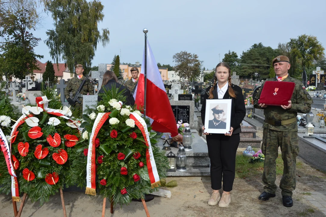 Odsłonięcie nagrobka żołnierza AK Karola Chlebickiego w Chodlu