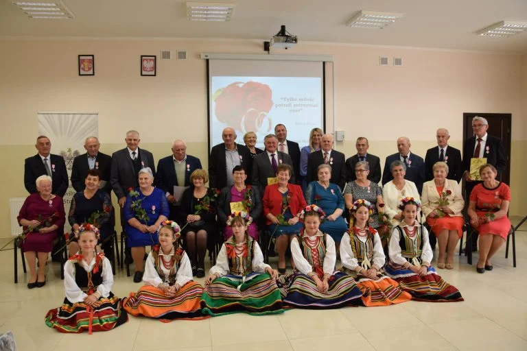 Przeżyli ze sobą tyle lat. Małżonkowie z gminy Stanin świętowali Złote Gody [ZDJĘCIA] - Zdjęcie główne