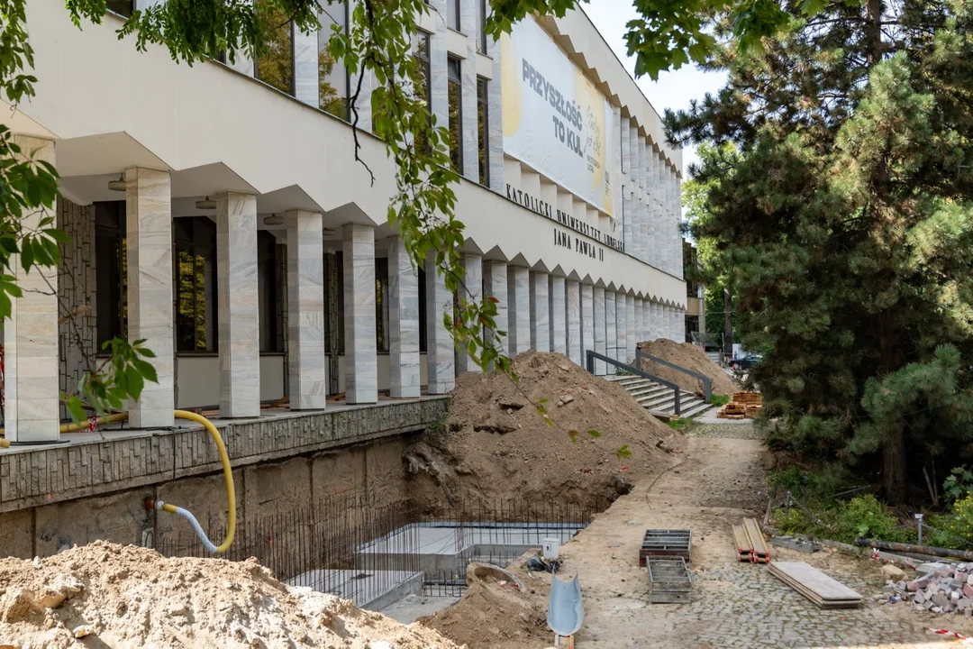Gruntowny remont na KUL. Prace budowlane, powrót zabytkowych organów i "niespodzianki"