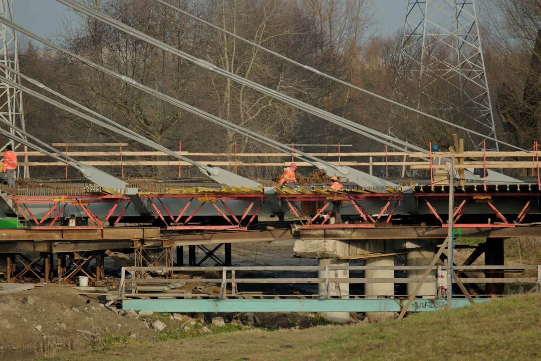 Lublin: Budowa mostu przy ul. Żeglarskiej wciąż trwa. Ma być gotowy na wiosnę