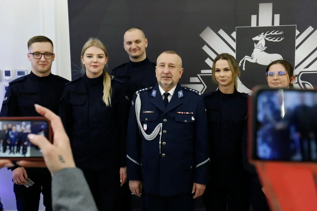 Ponad 100 nowych funkcjonariuszy w lubelskiej policji. Złożyli ślubowanie