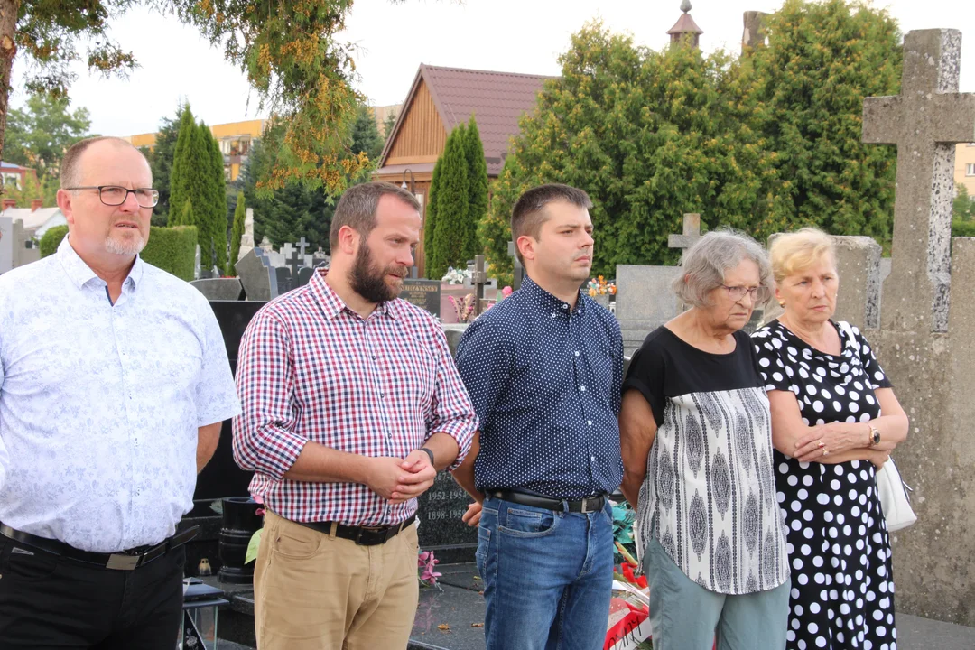 Nagrobek byłego burmistrza Łukowa Andrzeja Śledzia oficjalnie odsłonięty